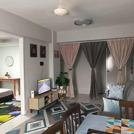 פוטראג'איה M.Fr Homestay Pangsapuri Putra Damai מראה חיצוני תמונה