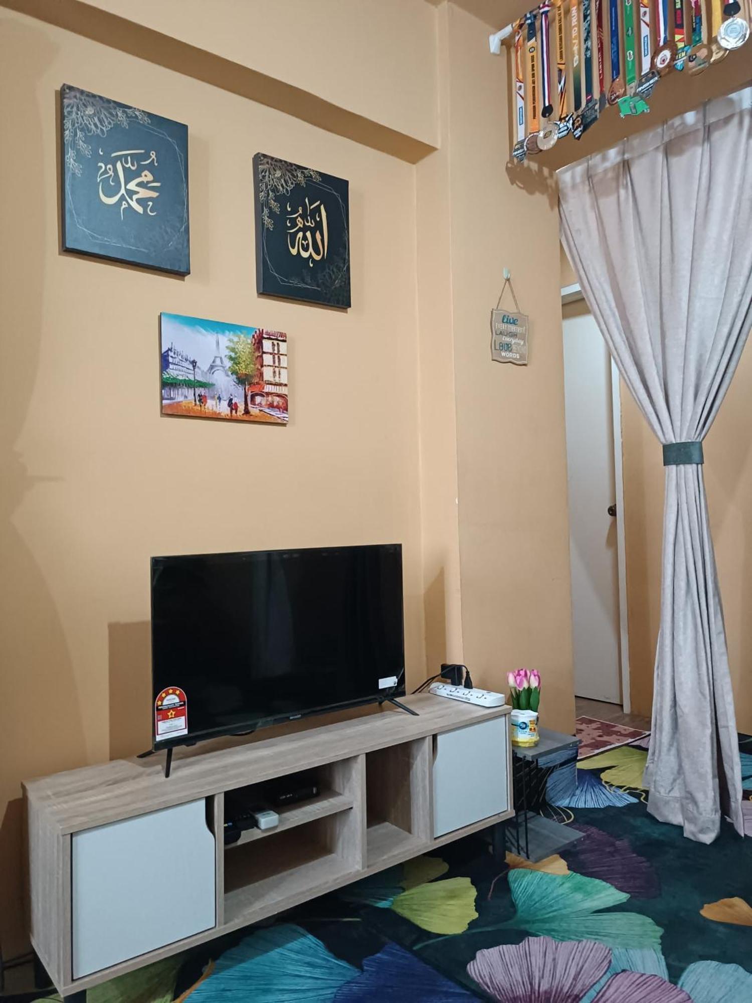 פוטראג'איה M.Fr Homestay Pangsapuri Putra Damai מראה חיצוני תמונה