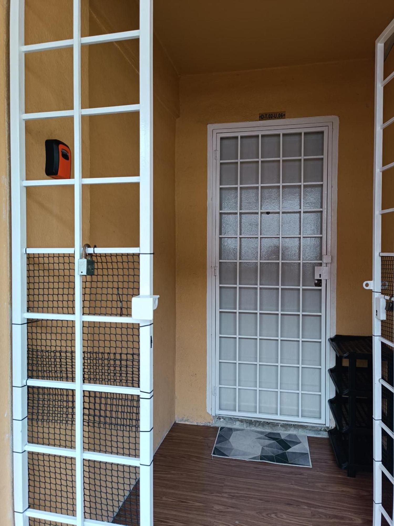 פוטראג'איה M.Fr Homestay Pangsapuri Putra Damai מראה חיצוני תמונה